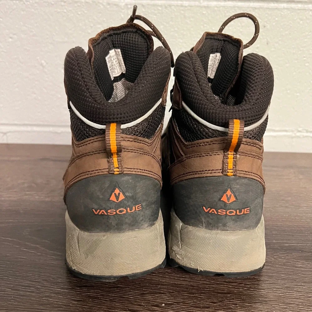 Vasque 7482 M Gore-Tex Hiking Boots Mens 10 M Brown Leather Vibram Waterproof